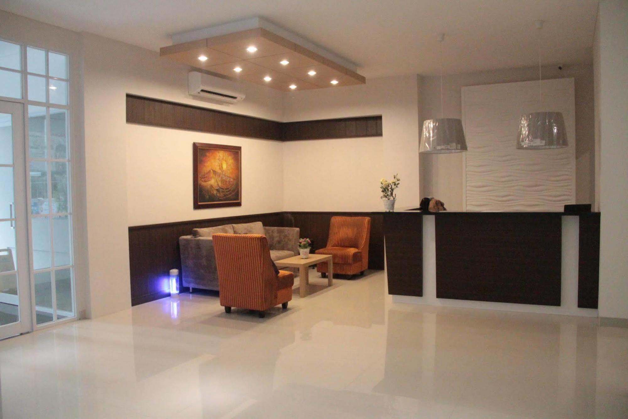 Petogogan Residence Mencil Luaran gambar